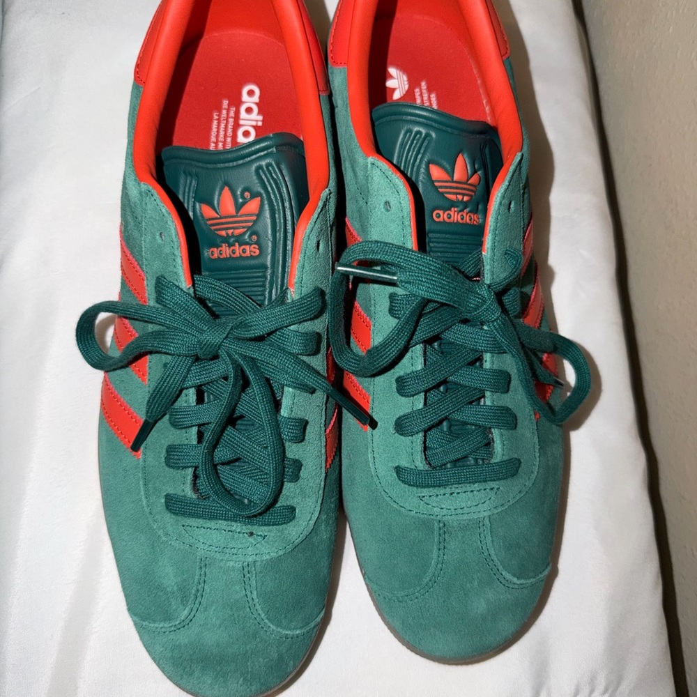 Adidas Originals Gazelle Men’s Athletic Shoe Suede Sneaker